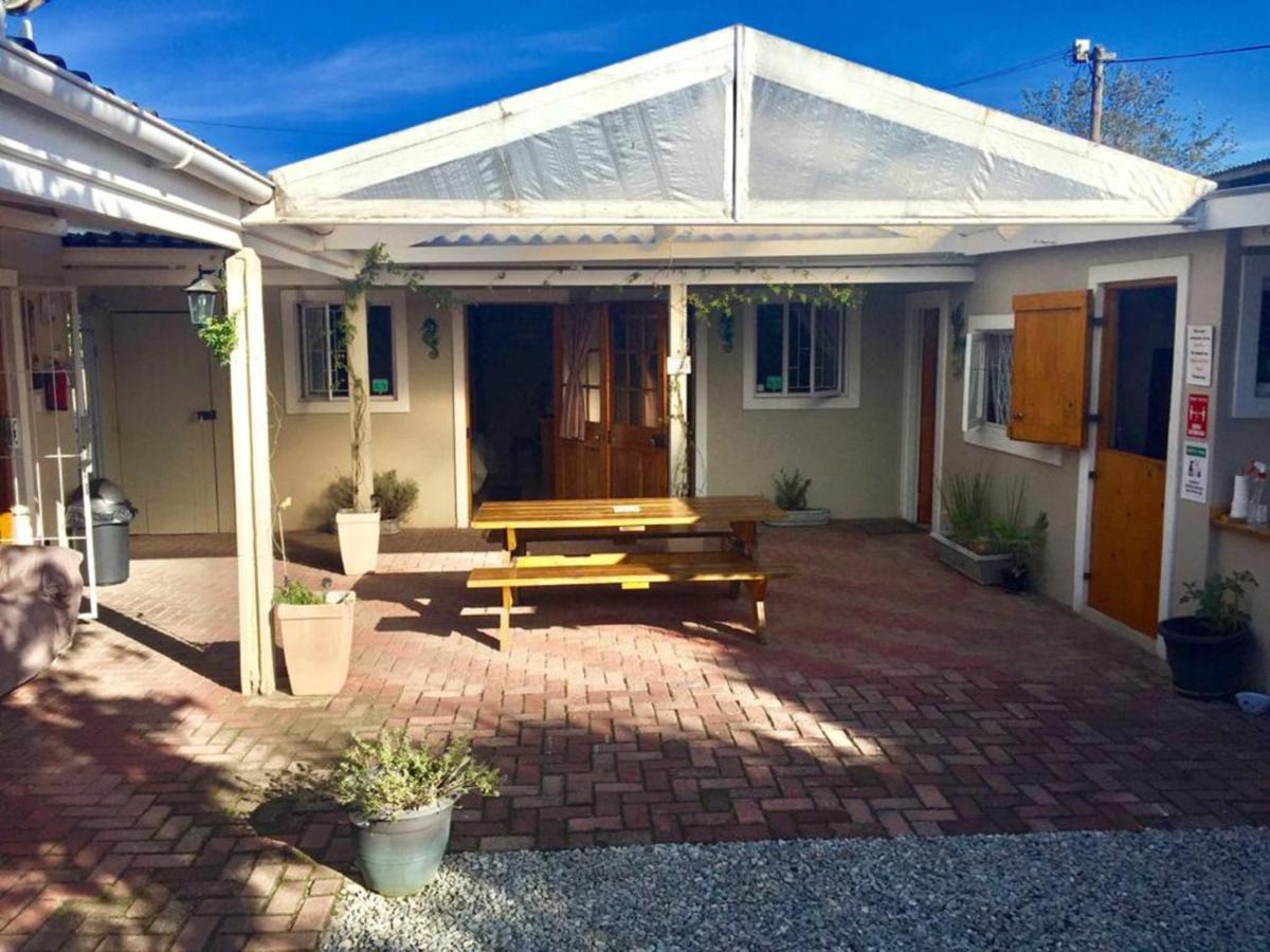 Jembjo'S Knysna Lodge & Backpackers Exterior photo
