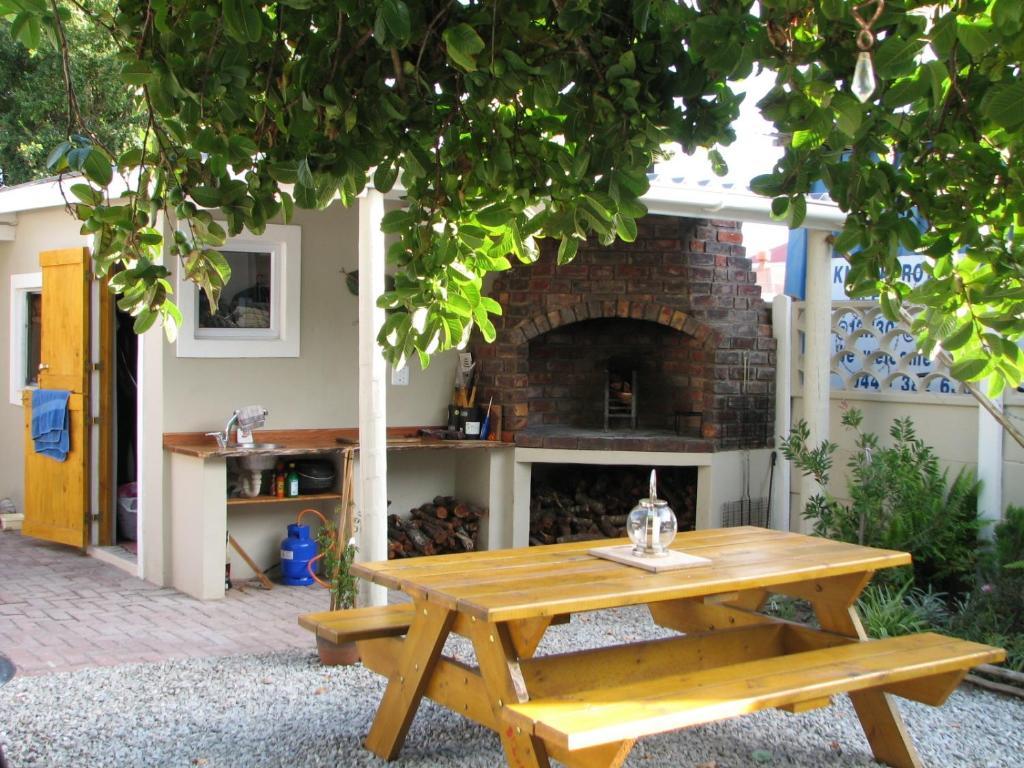 Jembjo'S Knysna Lodge & Backpackers Exterior photo