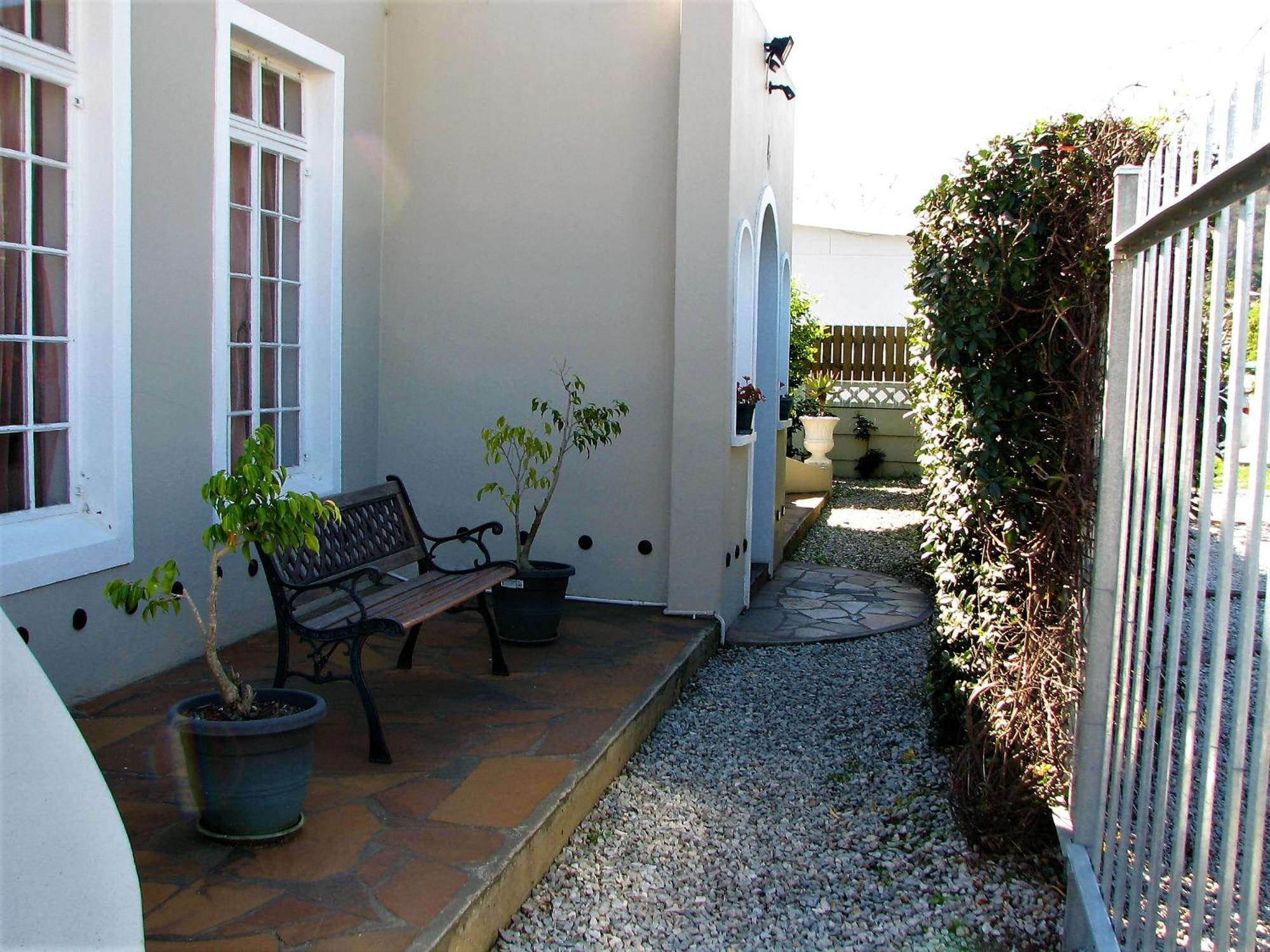 Jembjo'S Knysna Lodge & Backpackers Exterior photo