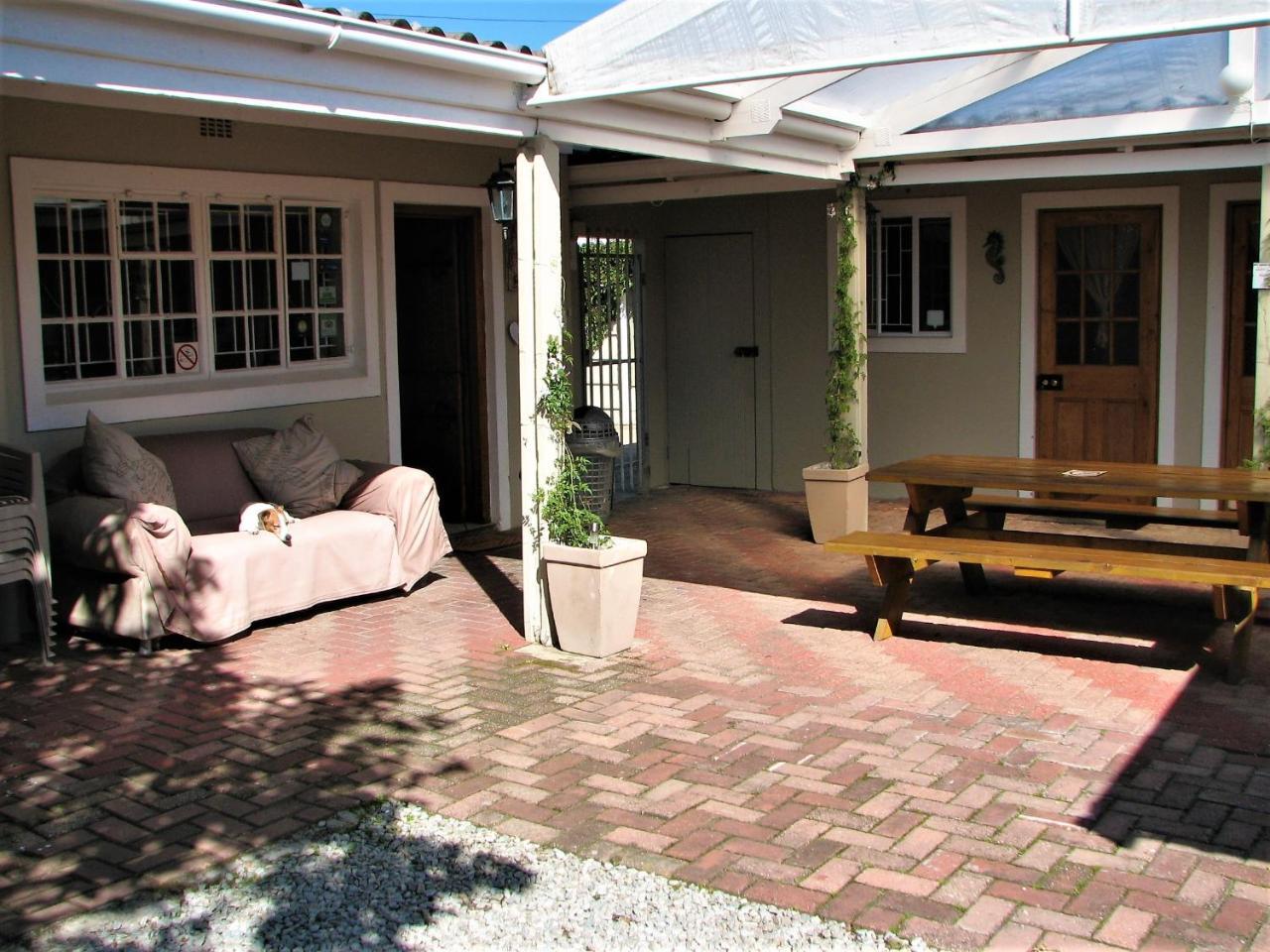 Jembjo'S Knysna Lodge & Backpackers Exterior photo