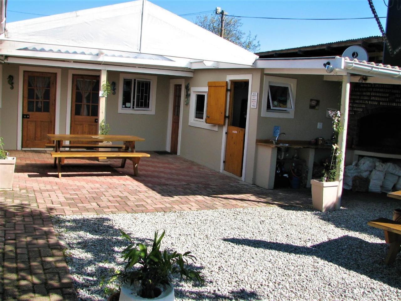 Jembjo'S Knysna Lodge & Backpackers Exterior photo